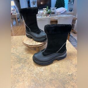 Women's Lands End  Black Suede Waterproof Winter Boots